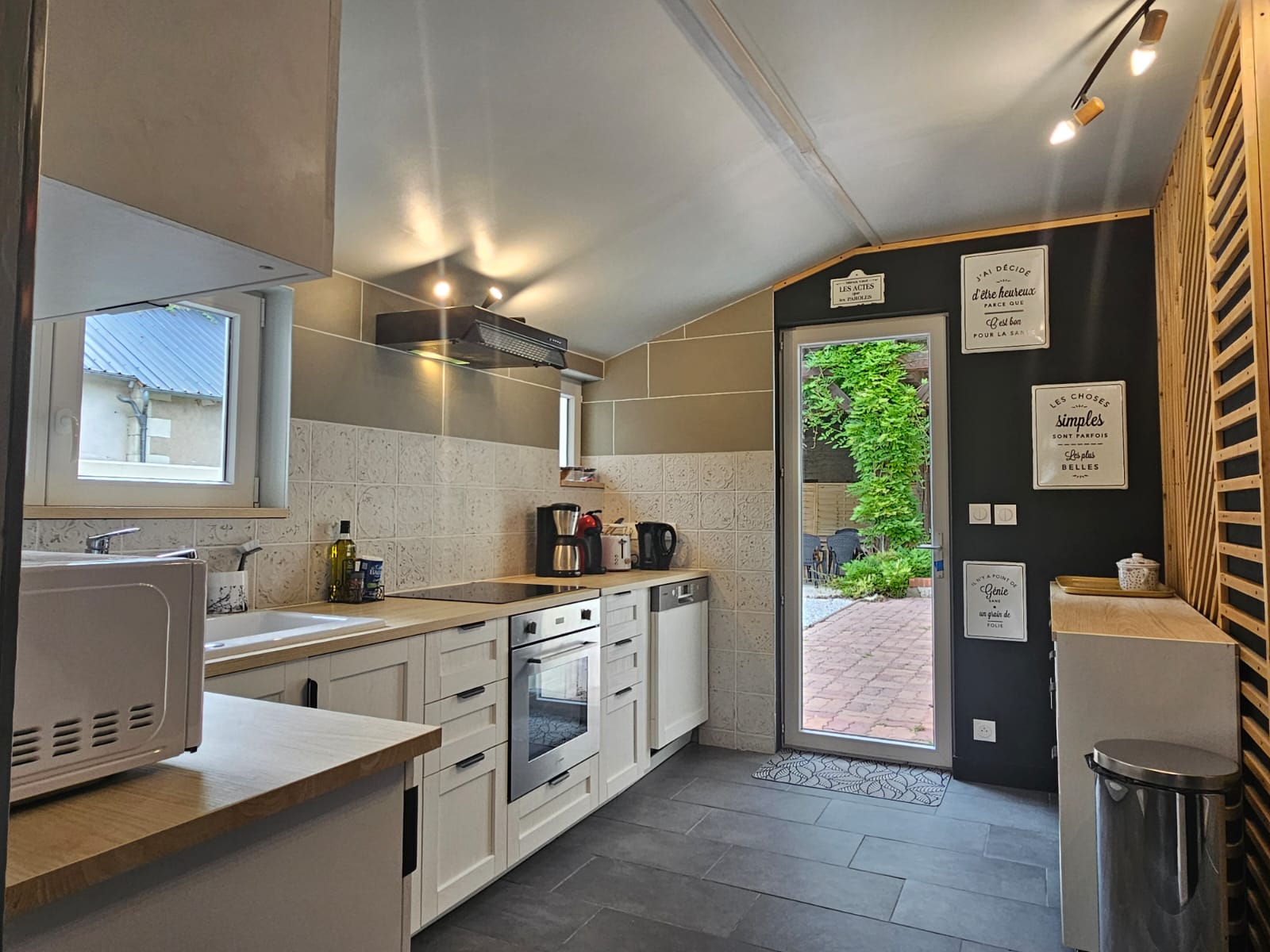 Cuisine gite La Grange à Saint Aignan proche du Zoo de Beauval